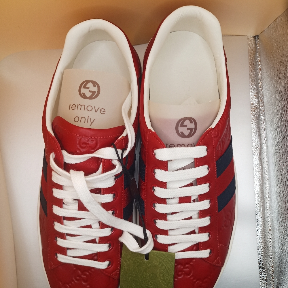 Gucci Signature Calf Sneakers Red